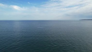 İngiltere 'nin Bournemouth City Sandy Plajı' nda En Güzel ve Çekici Turist Yeri 'nin Havadan Görüntüsü, 23 Ağustos 2023' te güneşli bir günde Drone 'un Kamerasıyla görüntülendi..