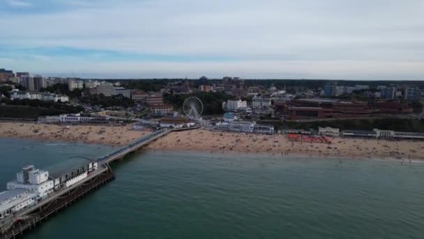 Flygfoto Över Den Vackraste Och Attraktivaste Turistdestinationen Bournemouth City Sandy — Stockvideo
