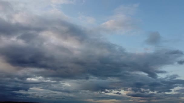 Vakker Himmel Dramatiske Skyer Solnedgang England Storbritannia – stockvideo