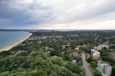 En İyi Turist Çekim Merkezinin Havadan Görüntüsü Bournemouth City 'de Sandy Beach ve İngiltere Okyanusu' yla birlikte 23 Ağustos 2023 'te Drone' un Kamerası ile çekildi. 