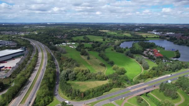 High Angle Footage British Roads Traffic Passing Milton Keynes City — Vídeos de Stock