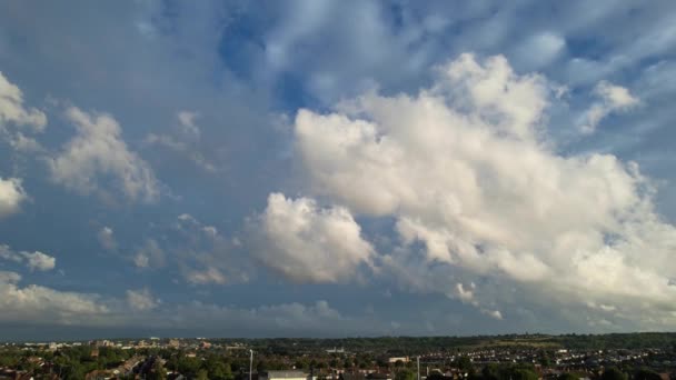Cielo Hermoso Nubes Dramáticas Durante Atardecer Sobre Inglaterra Gran Bretaña — Vídeos de Stock