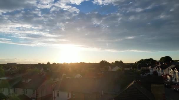 Prachtige Lucht Dramatische Wolken Tijdens Zonsondergang Boven Engeland Groot Brittannië — Stockvideo