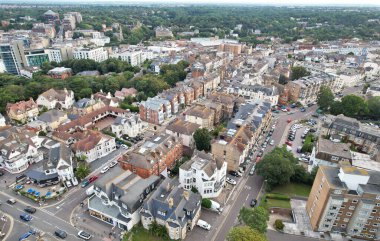 En İyi Turist Çekim Merkezinin Havadan Görüntüsü Bournemouth City 'de Sandy Beach ve İngiltere Okyanusu' yla birlikte 23 Ağustos 2023 'te Drone' un Kamerası ile çekildi. 