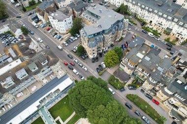 En İyi Turist Çekim Merkezinin Havadan Görüntüsü Bournemouth City 'de Sandy Beach ve İngiltere Okyanusu' yla birlikte 23 Ağustos 2023 'te Drone' un Kamerası ile çekildi. 