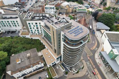 En İyi Turist Çekim Merkezinin Havadan Görüntüsü Bournemouth City 'de Sandy Beach ve İngiltere Okyanusu' yla birlikte 23 Ağustos 2023 'te Drone' un Kamerası ile çekildi. 