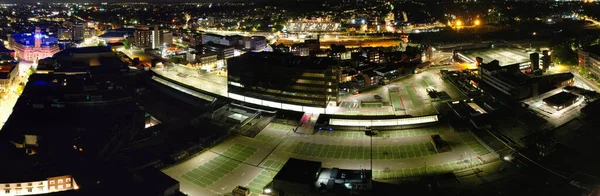 イギリスのルートン市が秋の夕暮れに照らした空中映像 画像は 2023年9月5日にドローンのカメラで撮影されました — ストック写真