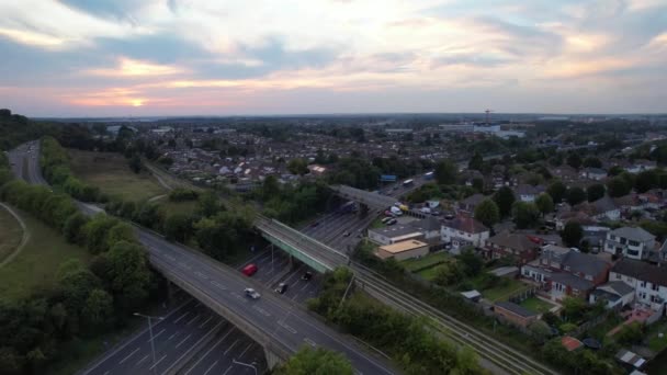 Vista Aérea North Luton City Road Traffic Gorgeous Sunset Time — Vídeo de Stock