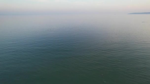 2023年9月9日英国伯恩茅斯市沙洲和海洋吸引游客目的地的高角度影像 用无人机拍摄的空中影像 — 图库视频影像