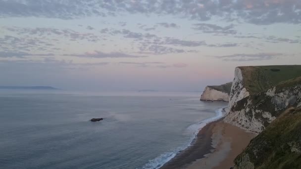 Najpiękniejsze High Angle Widok Brytyjski Krajobraz Morze Durdle Door Beach — Wideo stockowe