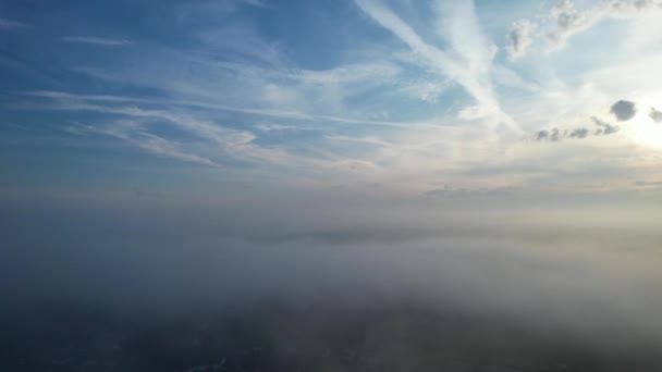 High Angle Drone Camera Filmagem Nuvens Dramáticas Céu Sobre Cidade — Vídeo de Stock