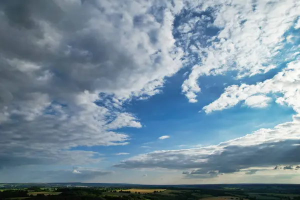 풍경을 극적인 하늘과 구름의 — 스톡 사진