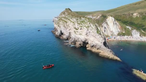 人们的最佳航拍是在英国德莱门海滩的华丽的英国旅游景点和海洋景观中欣赏乘船游览 2023年9月9日用Drone Camera拍摄 — 图库视频影像