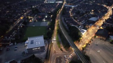 İngiltere 'nin Luton şehrinin hava görüntüsü. Yüksek Açılı Kamera 5 Eylül 2023 'te Drone' un Kamerasıyla çekildi.