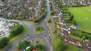 Büyük Britanya 'nın Luton şehrinin günbatımındaki hava görüntüleri. Görüntü İHA 'nın Kamerasıyla 21 Eylül 2023' te çekildi.