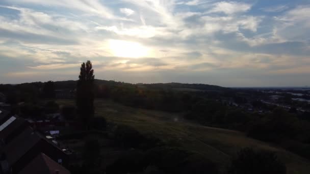 Günbatımında West Luton City Residential District Yüksek Açılı Görüntüleri Görüntü — Stok video