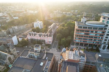 Bournemouth Sahili 'nin İngiliz Turist Çekimi ve İngiltere' nin Deniz manzaralı şehri Büyük Britanya. Görüntü İHA 'nın Kamerasıyla 9 Eylül 2023' te günbatımında çekildi. 
