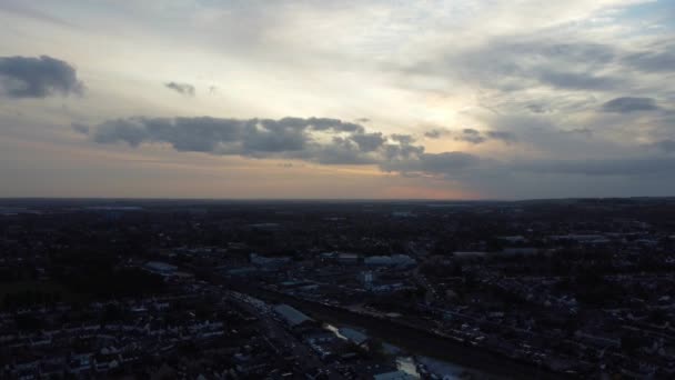 Υψηλής Γωνίας Πλάνα Του Luton City Κατά Διάρκεια Του Ηλιοβασιλέματος — Αρχείο Βίντεο