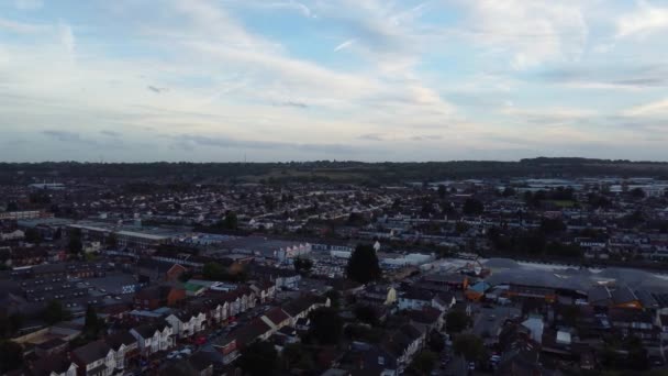 Υψηλής Γωνίας Πλάνα Του Luton City Κατά Διάρκεια Του Ηλιοβασιλέματος — Αρχείο Βίντεο