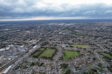 Gün batımında Luton City 'nin panoramik hava manzarası. 24 Eylül 2023 'te yakalandı. 