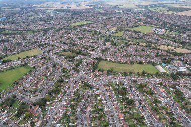Gün batımında Luton City 'nin panoramik hava manzarası. 24 Eylül 2023 'te yakalandı. 