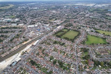 Gün batımında Luton City 'nin panoramik hava manzarası. 24 Eylül 2023 'te yakalandı. 