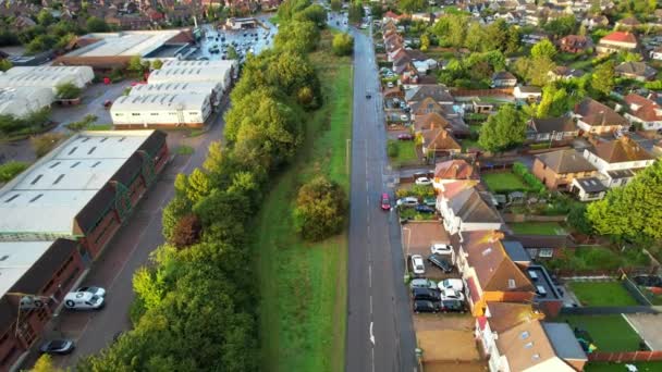 サンセットの間にイギリスのルートン市の航空写真 2023年9月22日にドローンのカメラで撮影された映像 — ストック動画