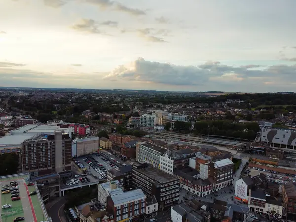 Günbatımında Güneydoğu Şehir Merkezi Luton Şehri Ticaret Bölgesi Yüksek Açı — Stok fotoğraf