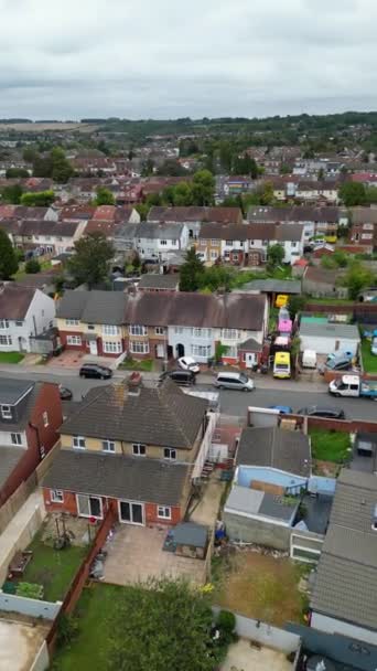 Vertical Aerial View Luton City Ditangkap Dengan Drone Camera Pada — Stok Video