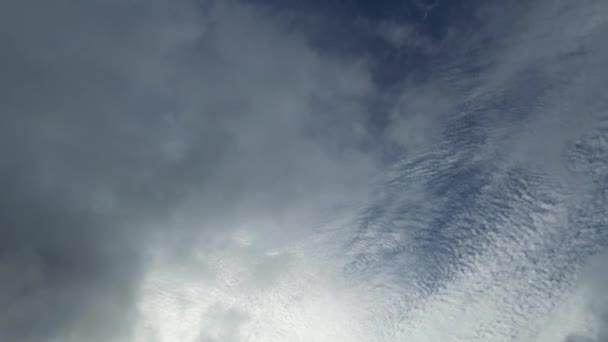 Ngiltere Nin Luton Şehrinde Hızlı Hareket Eden Dramatik Bulutların Gökyüzünün — Stok video