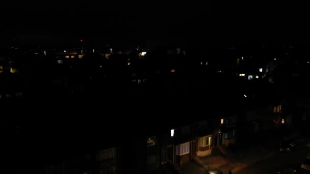 英国小镇在夜间 用无人机相机拍摄的高角度图像 — 图库视频影像