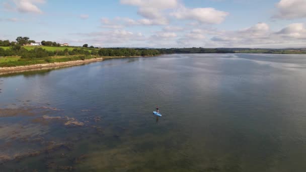 Högvinkelfilm Människor Boating Cornwall Beach England Storbritannien Fångad Den Oktober — Stockvideo