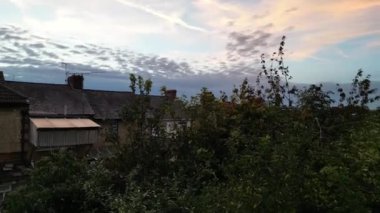 Günbatımından sonra High Angle Luton City 'de. 6 Ekim 2023 'te Drone' un Kamerası ile yakalanmış.