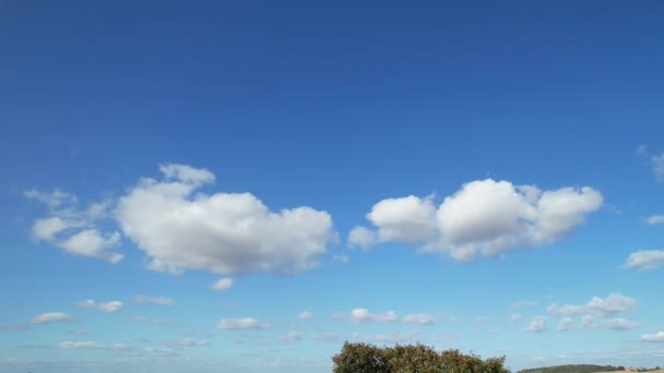 サンセットの間 英国のルートン市の上に美しいスカイ雲 ドローンのカメラで撮影された美しい高角度の映像 — ストック動画