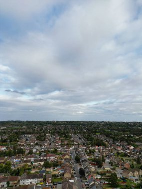 İngiltere 'nin Luton kasabasının havadan görüntüsü İngiltere' de. 30 Eylül 2023 'te İHA' nın kamerasıyla Yüksek İrtifa 'dan görüntülendi..