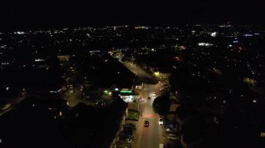 İngiliz Luton City 'nin Gece Görüntüleri, Yüksek Açılı Kamera 07.Ekim 2023' te İngiltere 'de Drone' un Kamerasıyla çekildi..