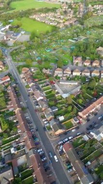 İngiltere 'nin Luton şehrinin kuzeyindeki Iskan Gayrimenkul Konutları Yüksek Açı Görüntüsü. Görüntü İHA 'nın Kamerasıyla 8 Ekim 2023' te kaydedildi.