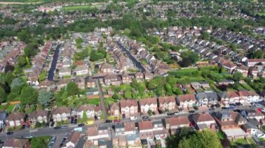 Slow Motion Moage Over Eastern Luton Sunny Day 'de. 8 Mayıs 2023 'te Drone' un Kamerasıyla çekilmiştir.