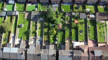 Slow Motion Moage Over Eastern Luton Sunny Day 'de. 8 Mayıs 2023 'te Drone' un Kamerasıyla çekilmiştir.