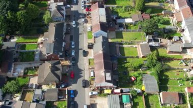 Slow Motion Moage Over Eastern Luton Sunny Day 'de. 8 Mayıs 2023 'te Drone' un Kamerasıyla çekilmiştir.