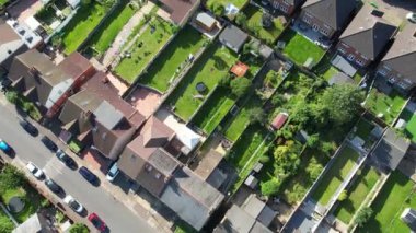 Slow Motion Moage Over Eastern Luton Sunny Day 'de. 8 Mayıs 2023 'te Drone' un Kamerasıyla çekilmiştir.