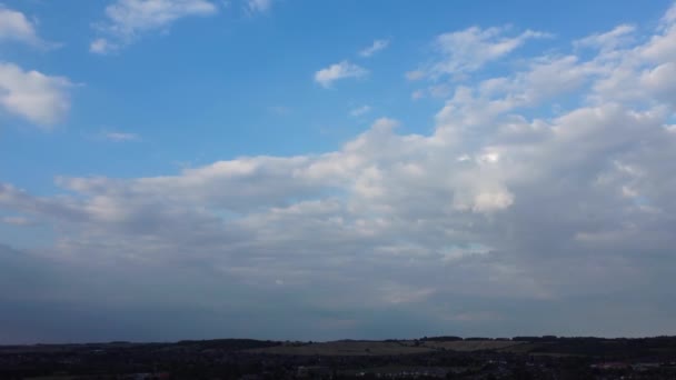 英国日落时的戏剧性云彩和天空 — 图库视频影像