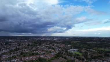 İngiltere 'de Şehir Bulutları Üzerinde Dramatik Yağmur Bulutları