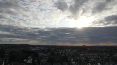 İngiltere 'de Şehir Bulutları Üzerinde Dramatik Yağmur Bulutları