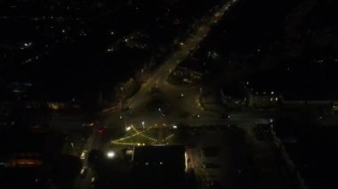 Gece boyunca İngiliz Konutları Yüksek Açı Görüntüsü. Drone 'un kamera görüntüleri 12 Ekim 2023' te kaydedildi.