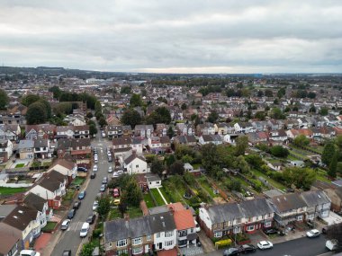 İngiltere 'nin Luton şehrinin kuzeyindeki Iskan Gayrimenkul Konutları Yüksek Açısı. Görüntü İHA 'nın Kamerasıyla 15 Ağustos 2023' te yakalandı.