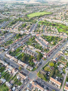İngiltere 'nin Kuzey Luton Kasabası Büyük Britanya Havacılık Panoramik Manzarası. Görüntü, İHA 'nın Kamerasıyla 8 Ekim 2023' te Orta İrtifa 'dan çekildi..
