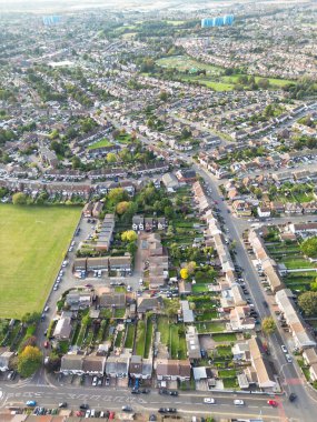 İngiltere 'nin Kuzey Luton Kasabası Büyük Britanya Havacılık Panoramik Manzarası. Görüntü, İHA 'nın Kamerasıyla 8 Ekim 2023' te Orta İrtifa 'dan çekildi..