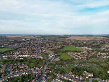 İngiltere 'nin Kuzey Luton Kasabası Büyük Britanya Havacılık Panoramik Manzarası. Görüntü, İHA 'nın Kamerasıyla 8 Ekim 2023' te Orta İrtifa 'dan çekildi..