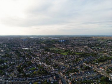İngiltere 'nin Kuzey Luton Kasabası Büyük Britanya Havacılık Panoramik Manzarası. Görüntü, İHA 'nın Kamerasıyla 8 Ekim 2023' te Orta İrtifa 'dan çekildi..